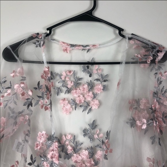NWT Floral Embroidered Crop Mesh Top - Picture 6 of 10